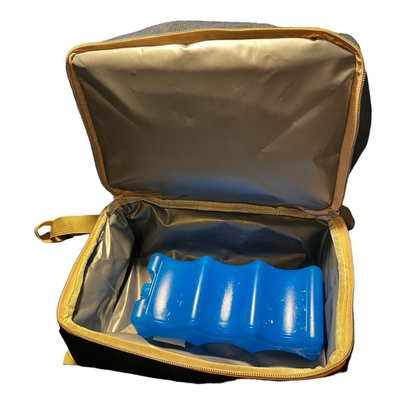 Momigo Pump Backpack with Cooler - Picture 2 of 8